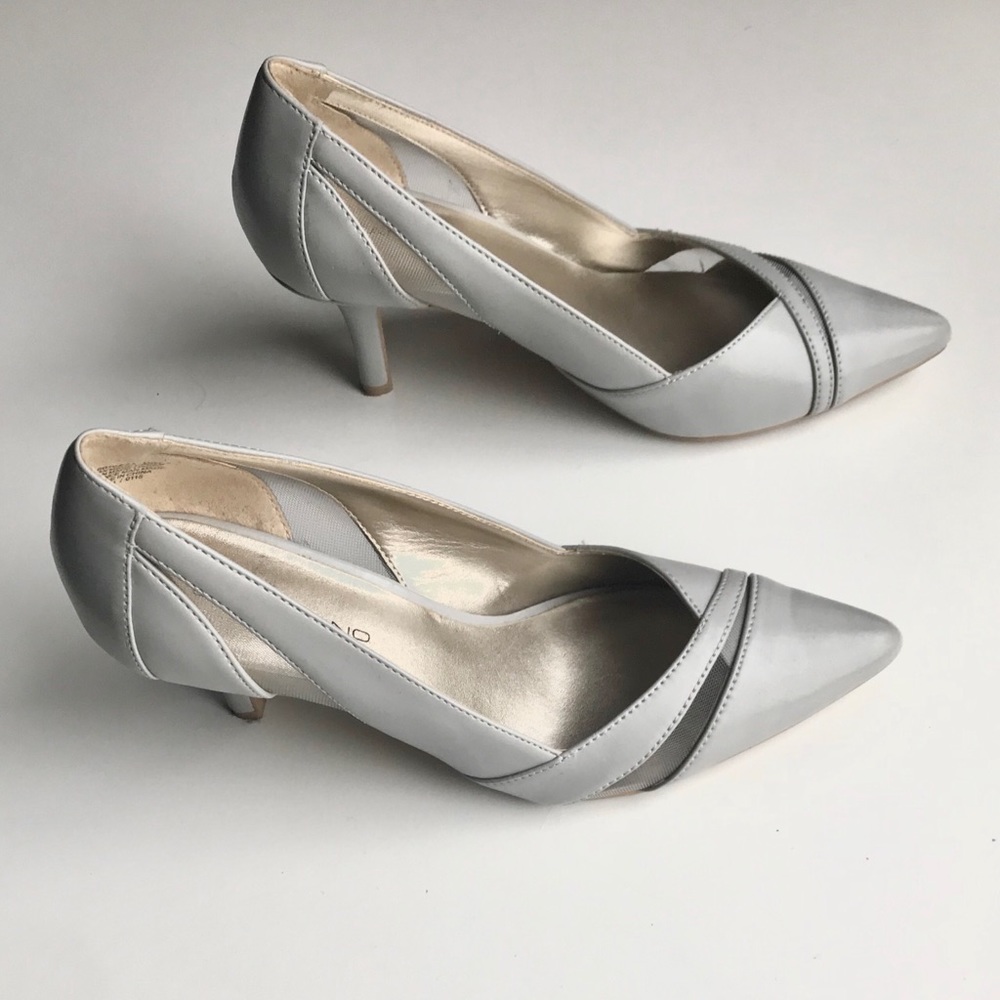 Bandolino • Periwinkle Pointed Toe Heels